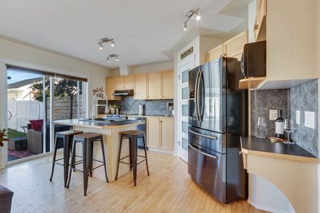 Spacious 3 Bedroom Family Home For Rent In Quiet Prestwick Community - Photo 5