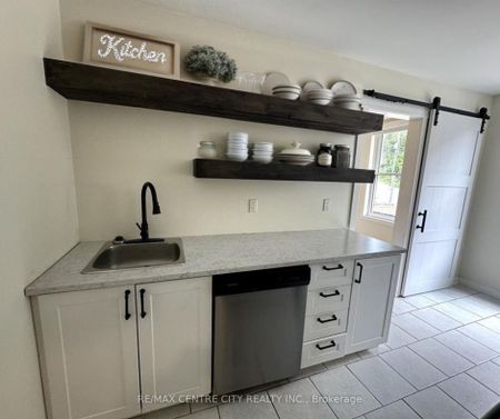 For Lease - 221 Colborne Street Unit# 2, Central Elgin, Ontario - Photo 4