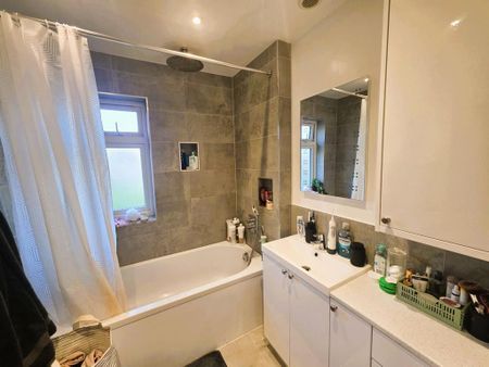 2 bedroom property to rent - Photo 4