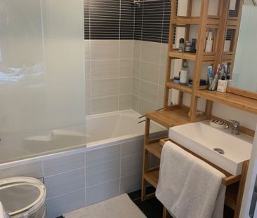 Location Appartement 2 pièces 46m² LILLE 59000 - Photo 4