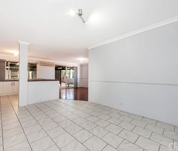 Family living in quiet cul-de-sac - Photo 5