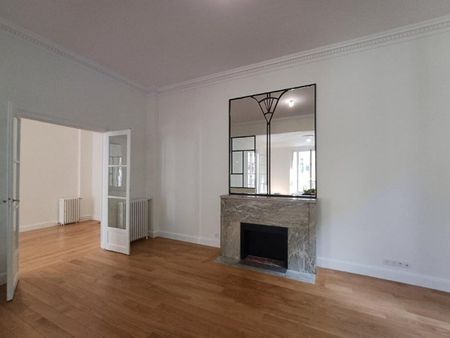 location Appartement T7 DE 357.9m² À PARIS - Photo 2