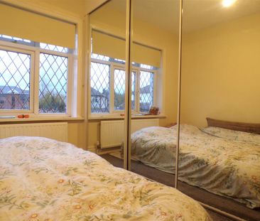 Priesthorpe Avenue, Pudsey, LS28 7TG - Photo 2