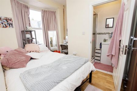 5 bedroom apartment to rent - Photo 2