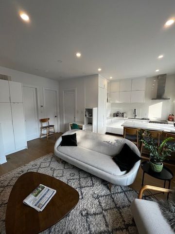 For Lease - 918 Manning Avenue Unit# B, Toronto, Ontario - Photo 2