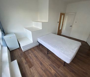 Room in a Shared House, St. Davids Square, E14 - Photo 2