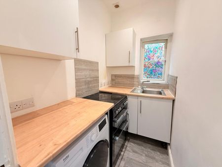 Southern Road, Camberley, Surrey, GU15 - Photo 4