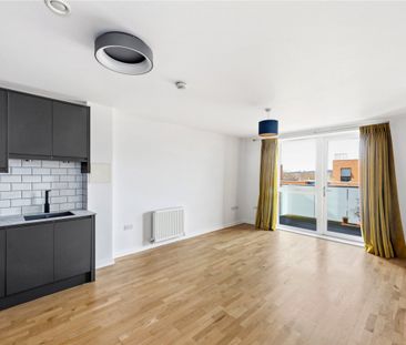 Bathurst Square, N15, London - Photo 3