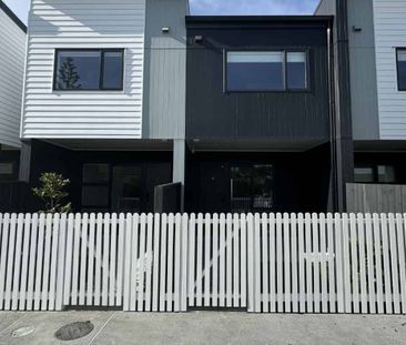 Otahuhu Gem; Light, Bright and Ready for You! - Photo 2