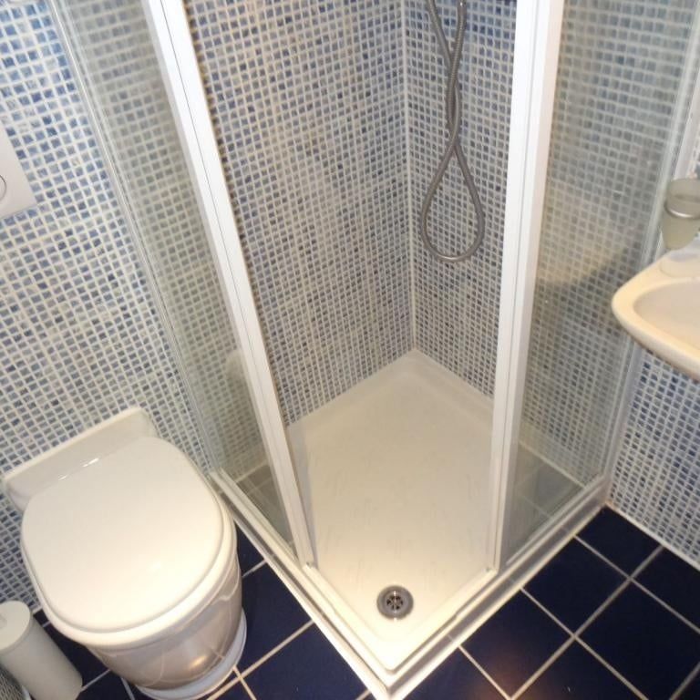 Studio Flat, Fulham Palace Road, W6 - Photo 1