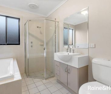 Very Sweet 3 Bedroom Home! - Photo 4