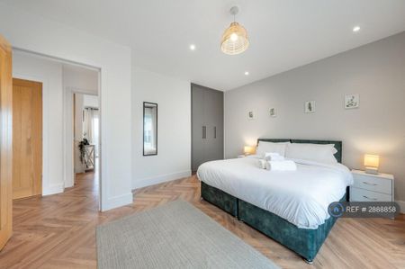 2 bedroom flat to rent - Photo 4