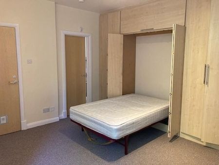 Studio to rent - Photo 3