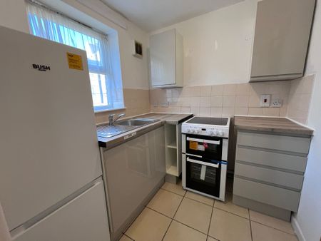 Dumbarton House Court, Bryn Y Mor Crescent, Swansea, SA1 4QX - Photo 5