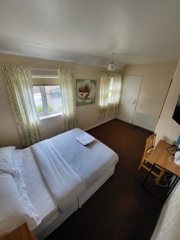 2 Bed Semi-Detached House, Town Street, LS10 - Photo 4