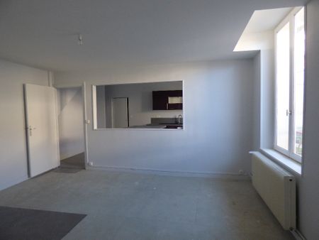 NANCY / QUARTIER FAC DE LETTRES : SUPERBE APPARTEMENT T4 RENOVÉ AVEC UNE GRANDE TERRASSE ET GARAGE - Photo 2
