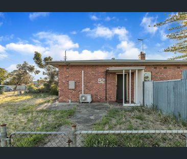 Neat Family Home! - Photo 3