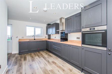 3 bedroom house to rent Tulip Road, Quadring, Spalding, PE11 - Photo 5