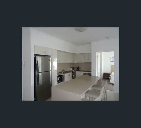 7/24 Rawlins Street, Kangaroo Point, Qld 4169 - Photo 2