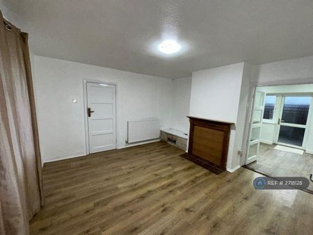 5 bedroom semi-detached house to rent - Photo 5