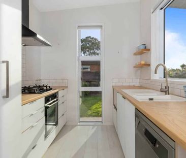 Modern 2 Bedroom in Red Beach - Photo 3