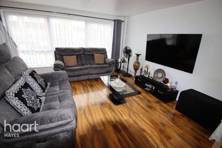 2 bedroom flat to rent - Photo 2