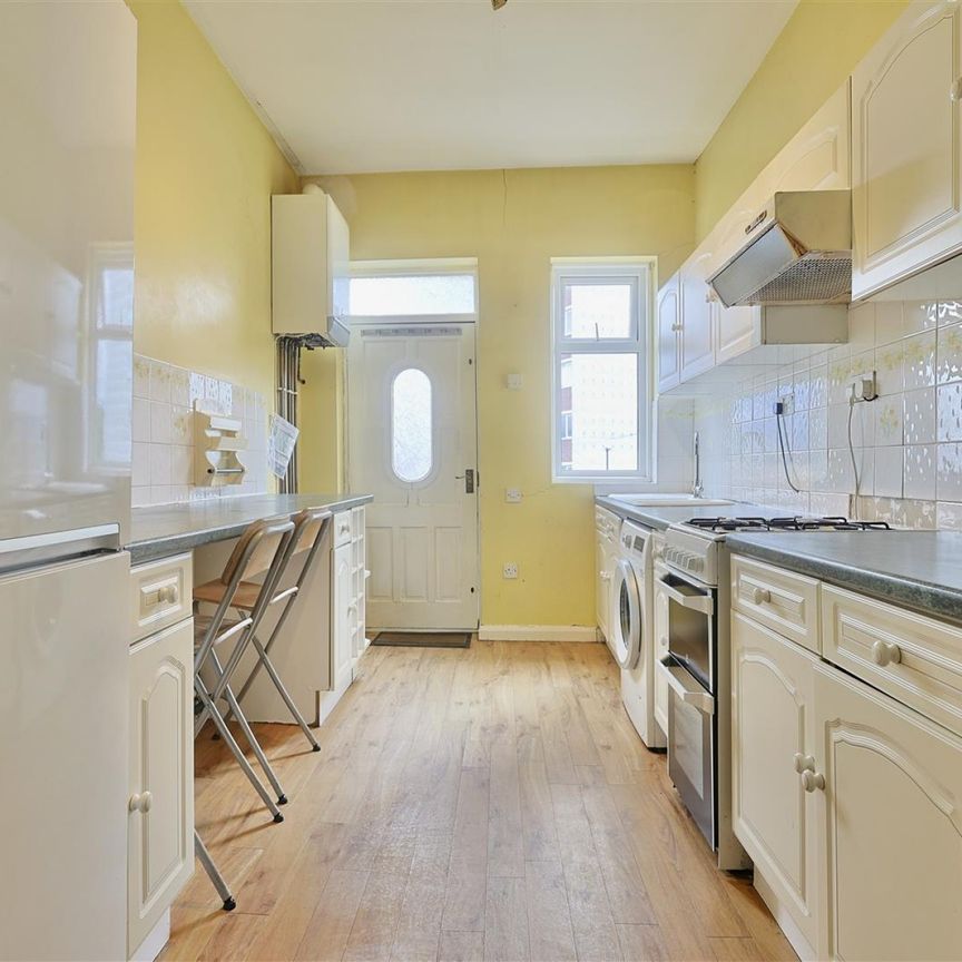 3 bedroom Student Maisonette to rent in Claremont Road, Newcastle Upon Tyne - Photo 1