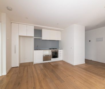 Unblocked view to Box Hill Garden - Photo 5