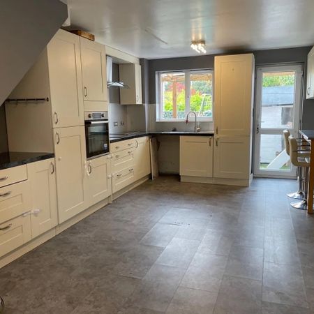 2 Bed Terraced House, Bramham Close, LE3 - Photo 3