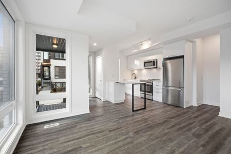 For Lease - 40 Ed Clark Gardens Unit# Th1, Toronto, Ontario - Photo 3