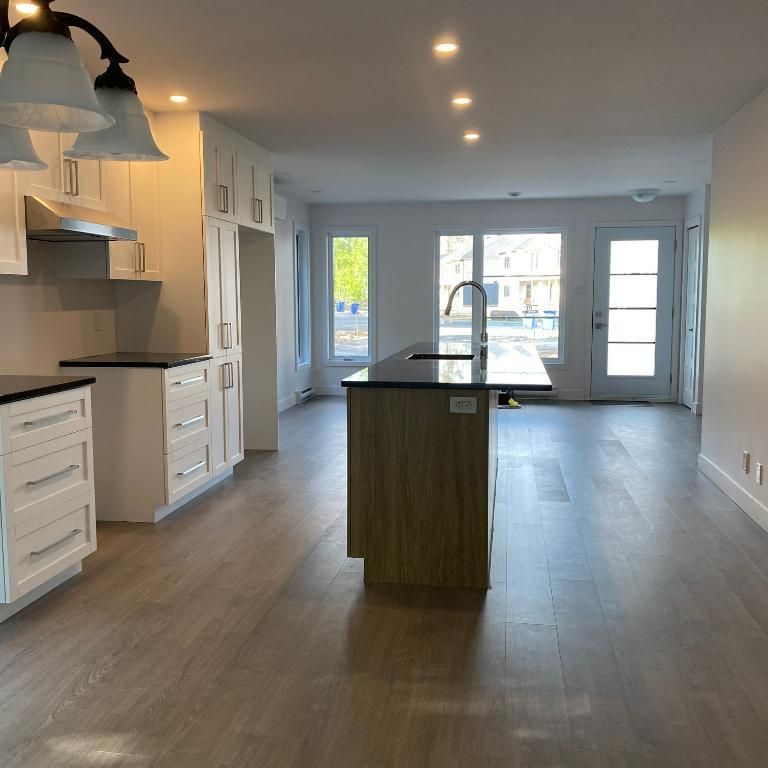 Logement 4 1/2 à louer - Photo 1