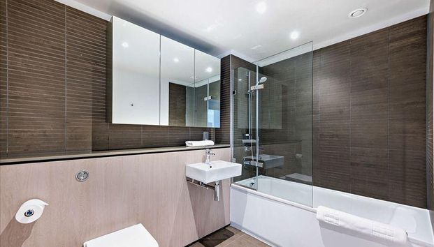 3 bedroom apartment to rent - Photo 1