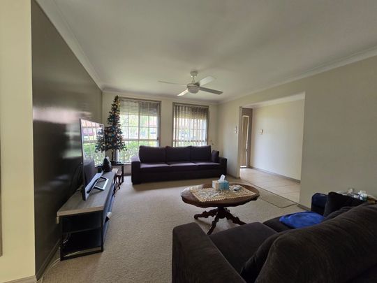 STUNNING THREE BEDROOM HOME - Photo 1
