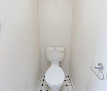 Four Bedroom Family Home - Photo 5