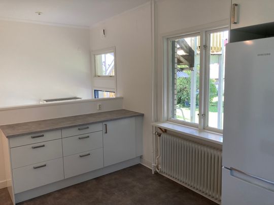 Källstorpsvägen, Trollhättan - Photo 1