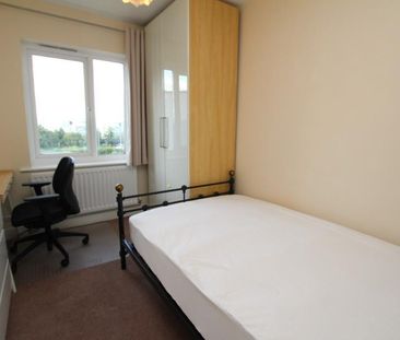 6 bedroom terraced house to rent - Photo 4