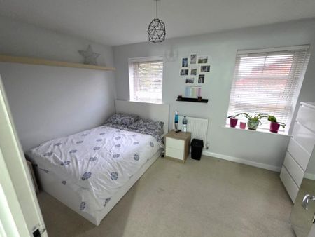 2 bedroom terraced house to rent - Photo 2