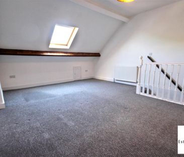 3 Bedroom House - Mid Terrace To Let - Photo 2