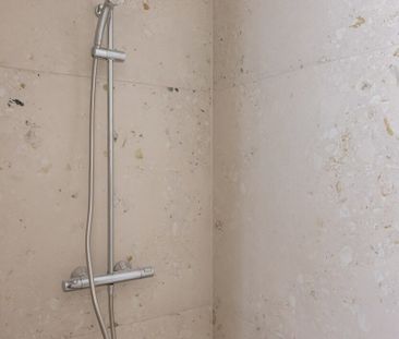 Appartement op de 2de verdieping in Oosteeklo - Photo 1