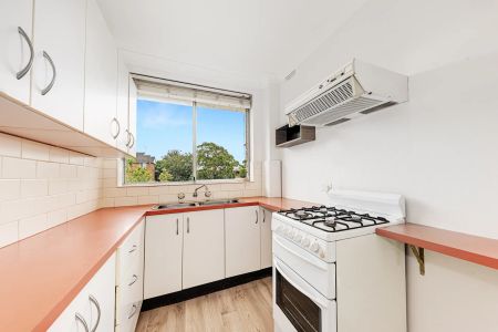 2/83 Burns Bay Road, Lane Cove. - Photo 2