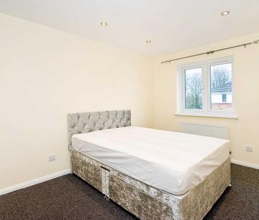 3 bedroom semi-detached house to rent - Photo 5