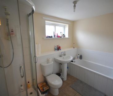 3 bedroom terraced house to rent - Photo 6
