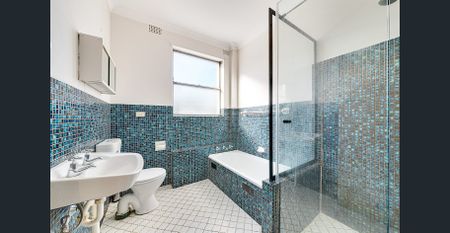 Updated Two-Bedroom Flat Moments to Lightrail - Photo 5