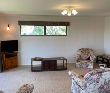 Spacious Family Home - Photo 5