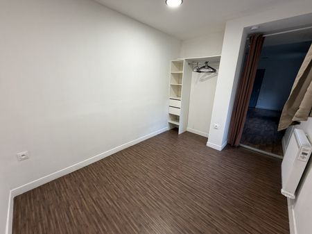 Location Appartement 1 pièce 29m² - Photo 3