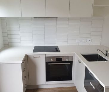 Near new townhouse in prime location - Photo 3