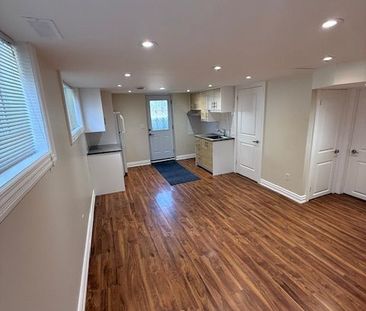 For Lease - 10 Fallingdale Crescent, Toronto, Ontario - Photo 6