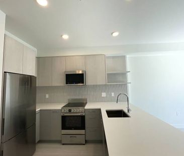 Close to Surrey centre 2024 new 1b1b Condo for rent - Photo 2