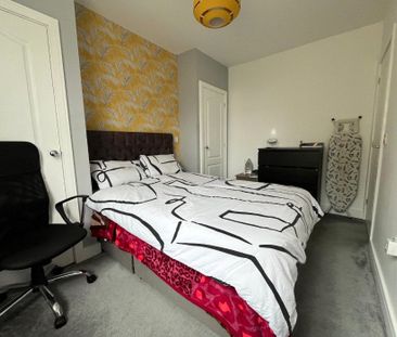 Queens Road, Aldershot, Hampshire, GU11 - Photo 4