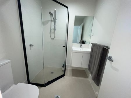 Immaculate Near-New One-Bedroom Apartment Featuring Lock-Up Garage - Photo 2